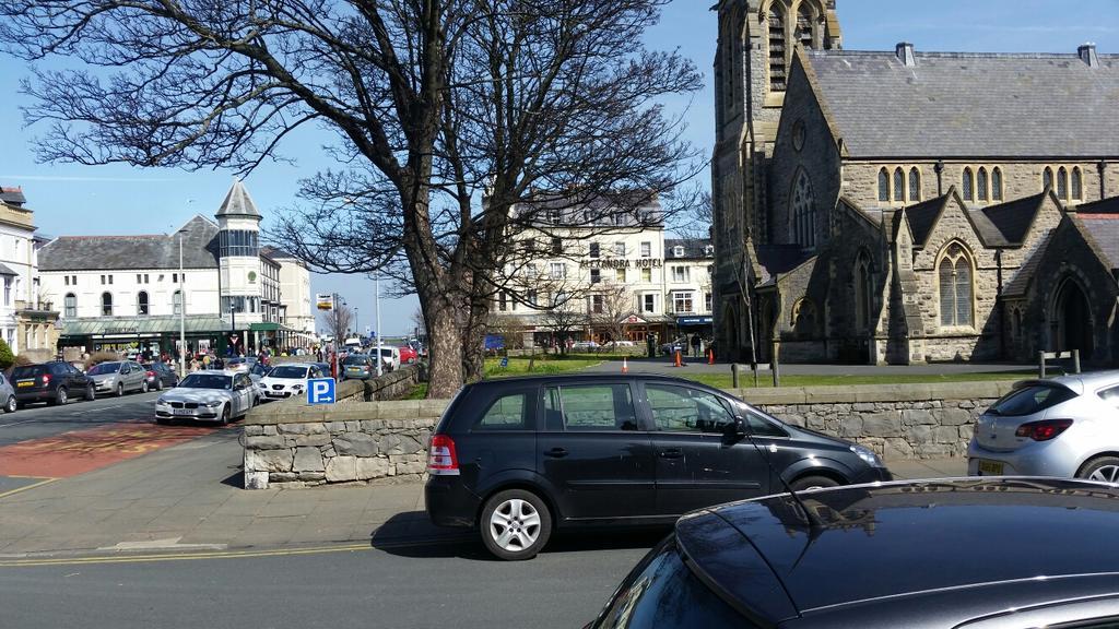 The New Alexandra Hotel Llandudno Exterior foto