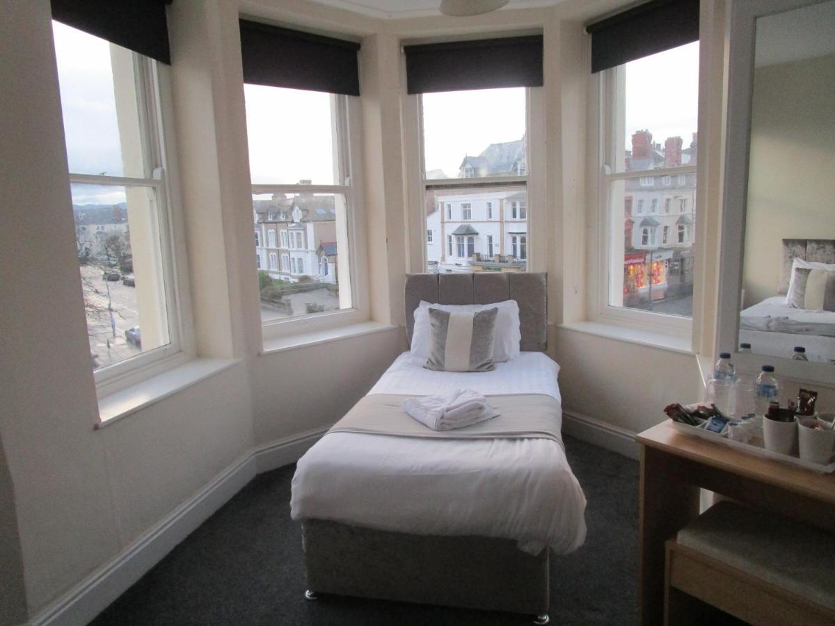 The New Alexandra Hotel Llandudno Exterior foto